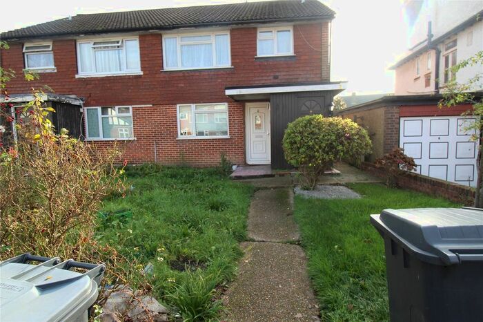 2 Bedroom Maisonette To Rent In Campbell Croft, Edgware, HA8