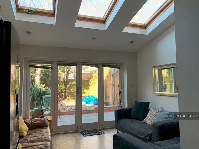 6 Bedroom Terraced House To Rent In Duckett Road, London, N4