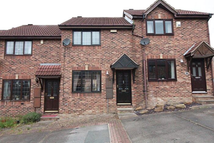 2 Bedroom Town House To Rent In Castle Hill View, Heckmondwike, West Yorkshire, WF16
