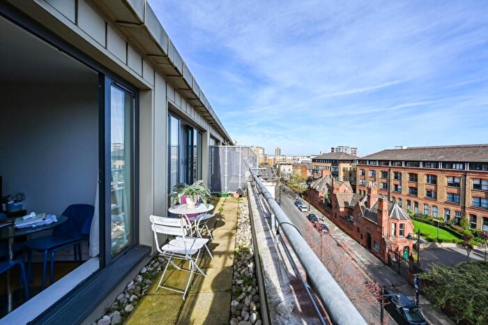 1 Bedroom Flat For Sale In Fairfield Road, , Bow, London, E3