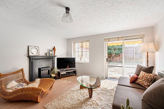 3 Bedroom Semi-Detached House To Rent In Nelson Mandela Road, London, SE3