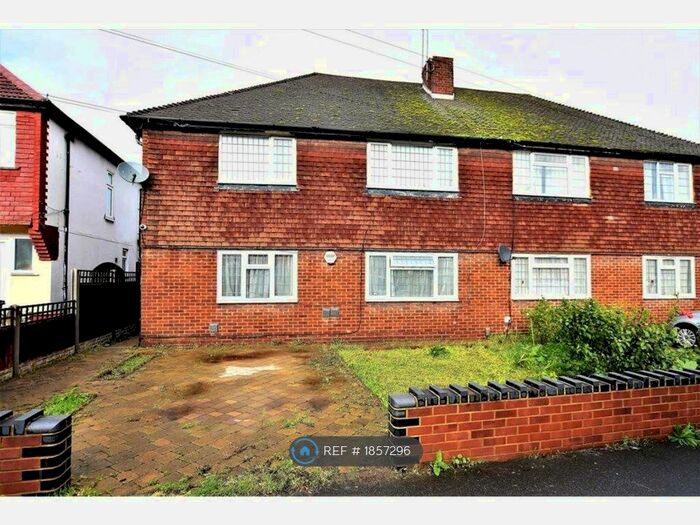 2 Bedroom Maisonette To Rent In Lansbury Avenue, Feltham, TW14