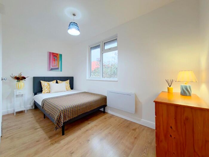 Studio To Rent In Blundell Road, London, HA8