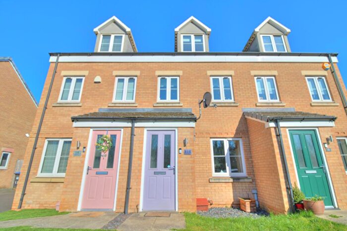 3 Bedroom Terraced House For Sale In Dunkley Way, Northampton, NN5