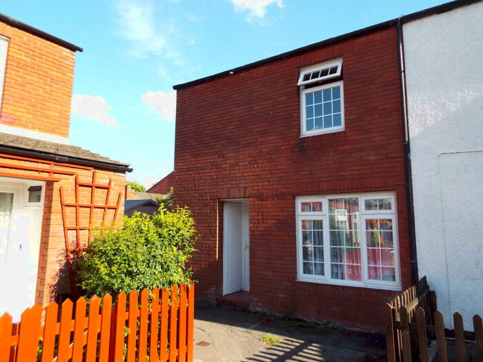 2 Bedroom House To Rent In Barstable East, Basildon, SS14