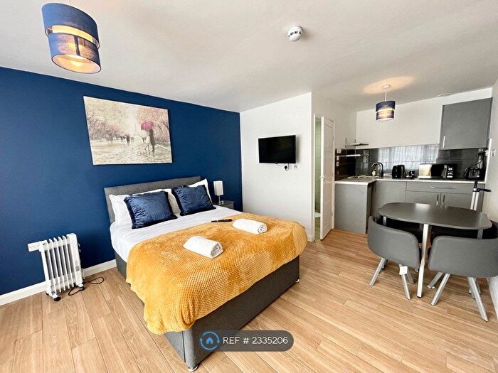 Studio To Rent In Stratford Road, Southall, UB2