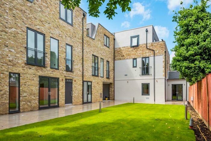 2 Bedroom Flat To Rent In Bellingham Road London, SE6