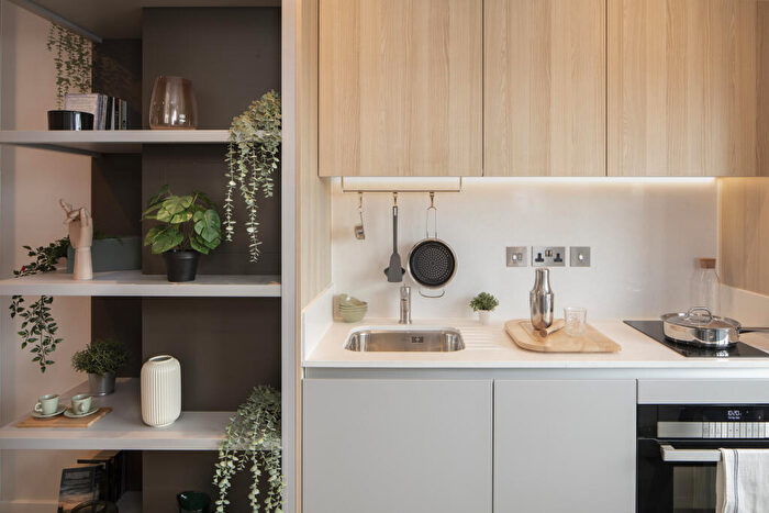 Studio To Rent In Enclave: Croydon, College Road, East Croydon, London, CR0