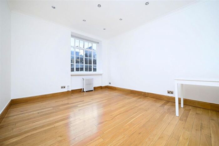 1 Bedroom Flat To Rent In Quebec Court, Seymour Street, London, W1H