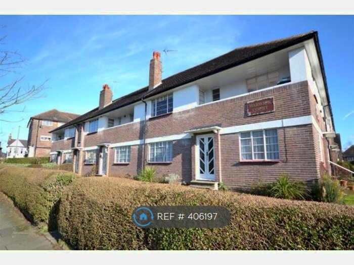 2 Bedroom Flat To Rent In Warwick Court, London, N2