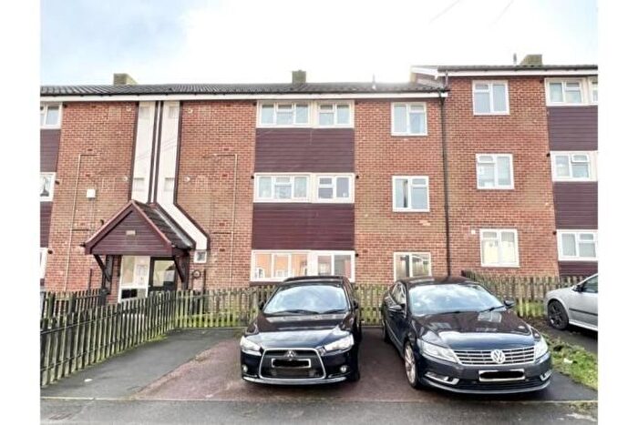 3 Bedroom Flat To Rent In Shawberry Road, Birmingham, B37