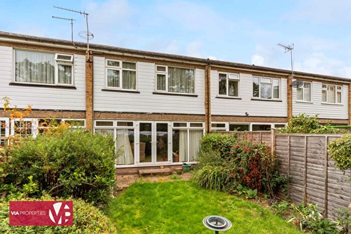 3 Bedroom Terraced House For Sale In Cedar Green, Hoddesdon, EN11