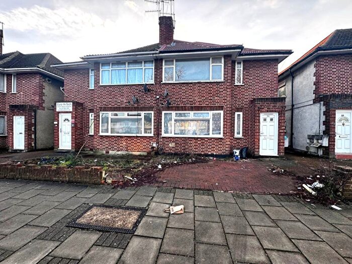 2 Bedroom Maisonette To Rent In Honeypot Lane, Kingsbury, NW9