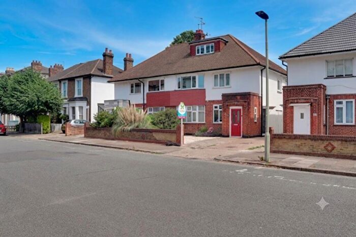 3 Bedroom Maisonette For Sale In Palace Court, Palace Grove, Bromley, BR1