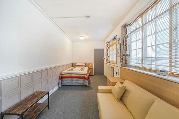 Studio To Rent In High Street, Harrow On The Hill, Harrow, HA1