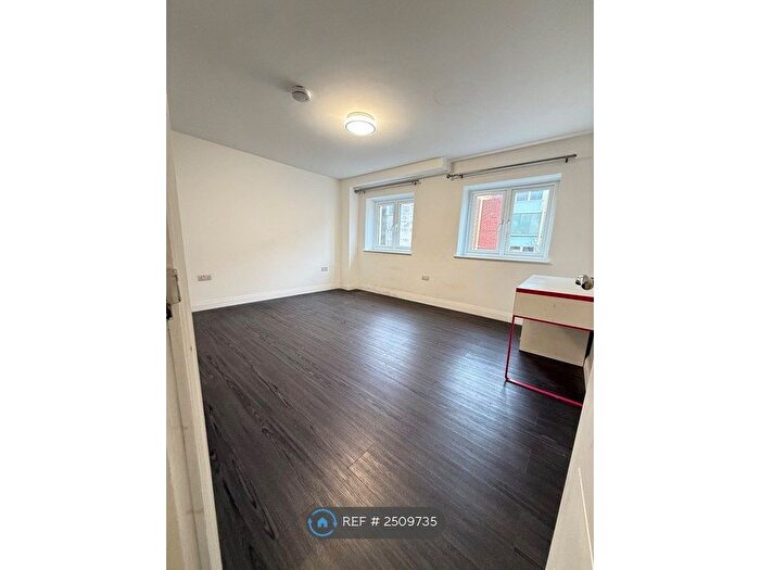 1 Bedroom Flat To Rent In Slough, Slough, SL1