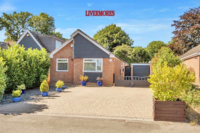 3 Bedroom Detached Bungalow For Sale In Festival Avenue, New Barn, Longfield, Kent, DA3