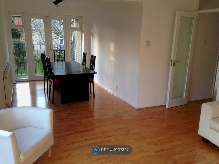 2 Bedroom Flat To Rent In Delroy Court, London, N20