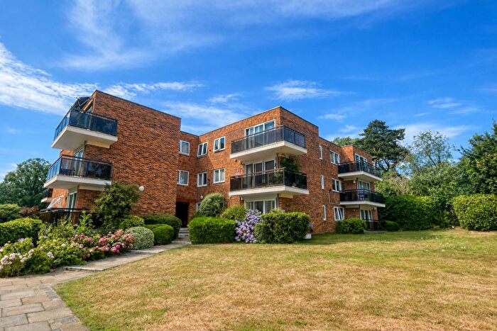 2 Bedroom Flat For Sale In Shannon Way, Beckenham, BR3
