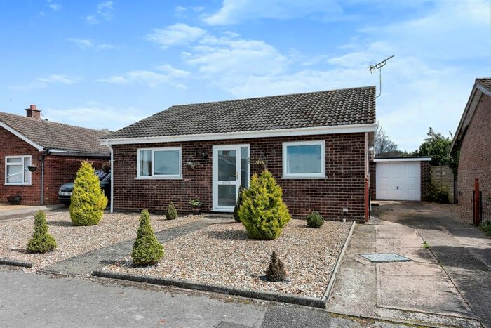 2 Bedroom Detached Bungalow For Sale In Covey Way, Lakenheath, Brandon, IP27