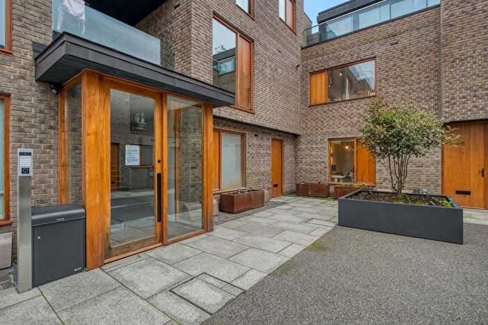 1 Bedroom Flat To Rent In Spire Mews, London, N4