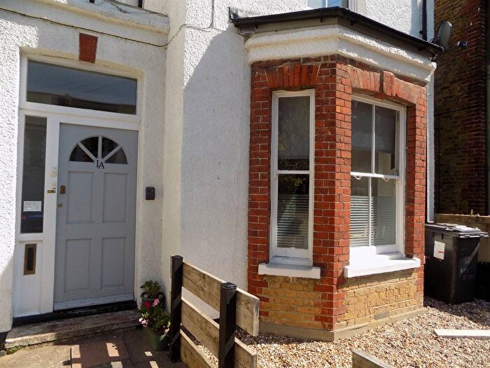 1 Bedroom Flat For Sale In Queens Gardens, Herne Bay, CT6