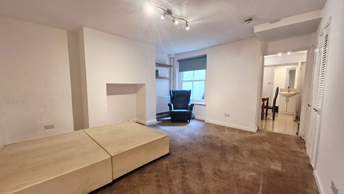 Studio To Rent In Shepherds Bush Road, London, W6