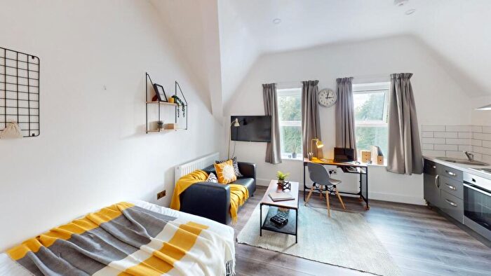 2 Bedroom Flat To Rent In Edge Lane, Liverpool, L7