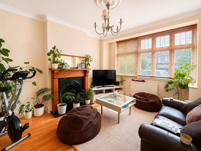 4 Bedroom End Terrace House To Rent In Stoneleigh Avenue, Worcester Park, KT4