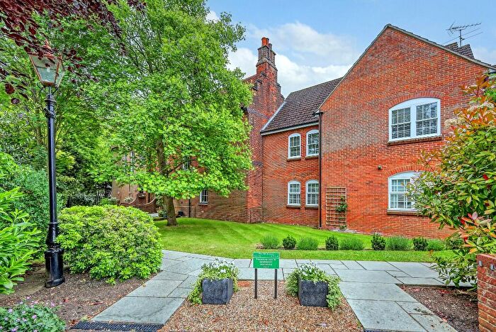 2 Bedroom Apartment For Sale In Abbey Fields, East Hanningfield, CM3