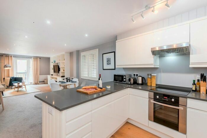 2 Bedroom Flat To Rent In Bartholomew Close, London, EC1A