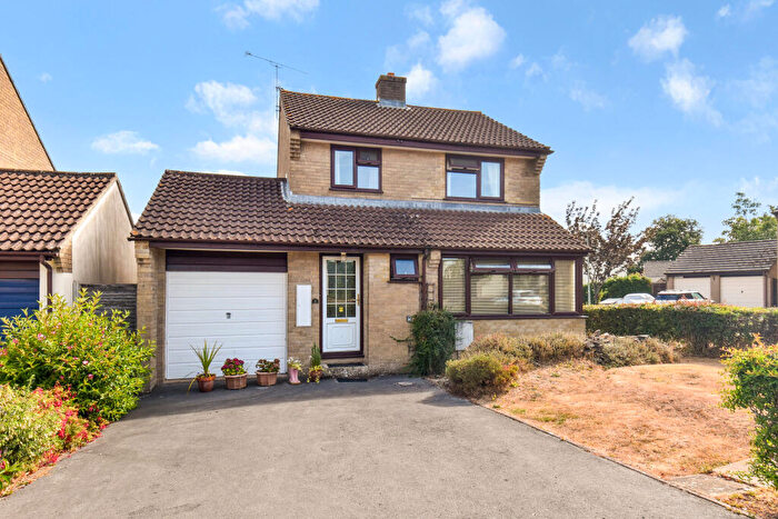 3 Bedroom Detached House For Sale In Cherry Close, Willand, EX15