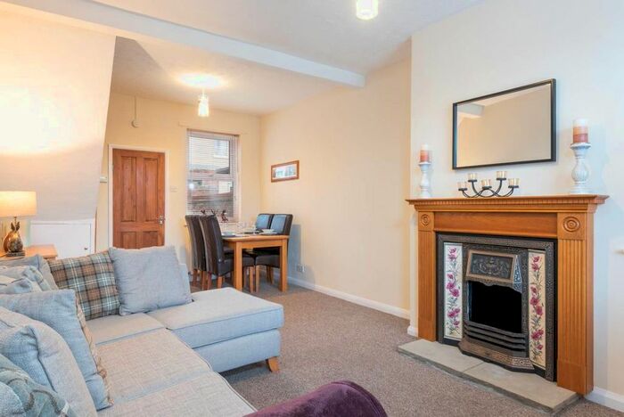 2 Bedroom Flat To Rent In Kingsland Terrace, York, YO26