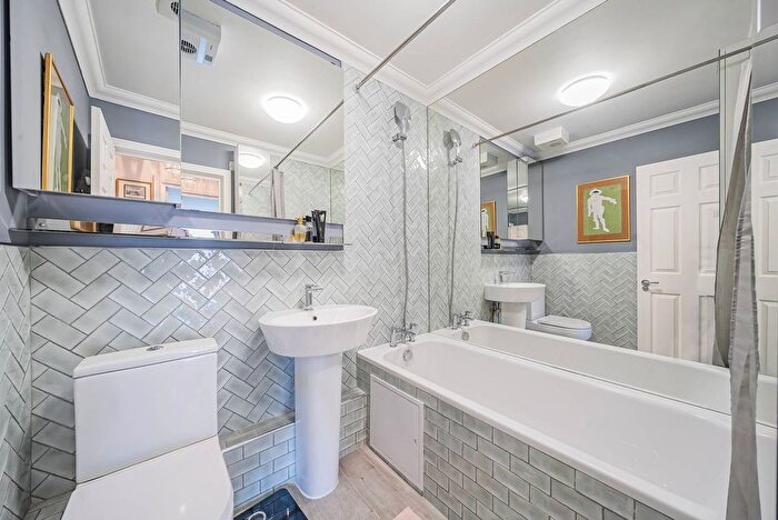 2 Bedroom Flat For Sale In Medway Street, Westminster, London, SW1P