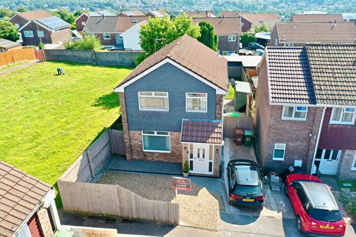3 Bedroom Detached House For Sale In Penmaen Close, Cefn Hengoed, CF82