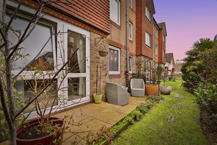 1 Bedroom Flat For Sale In Sea Road, Boscombe, Bournemouth, Dorset, BH5