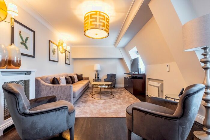 3 Bedroom Flat To Rent In Prince Of Wales Terrace, London, W8