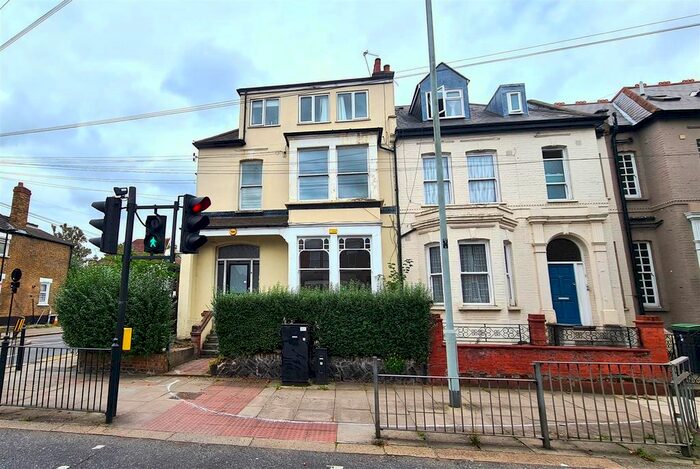 Studio To Rent In Belmont Road, S. Tottenham, N15