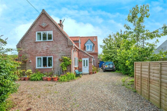 3 Bedroom Detached House For Sale In Whimpwell Street, Happisburgh, Norwich, NR12