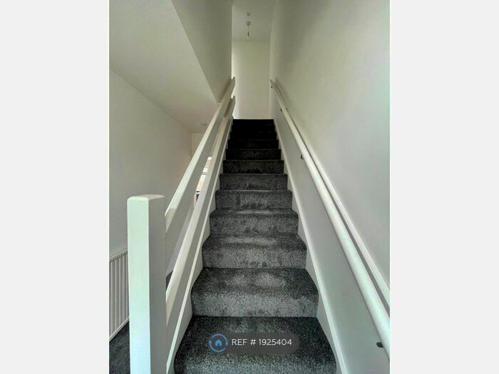 3 Bedroom Terraced House To Rent In Deer Hill Court, Holmfirth, HD9