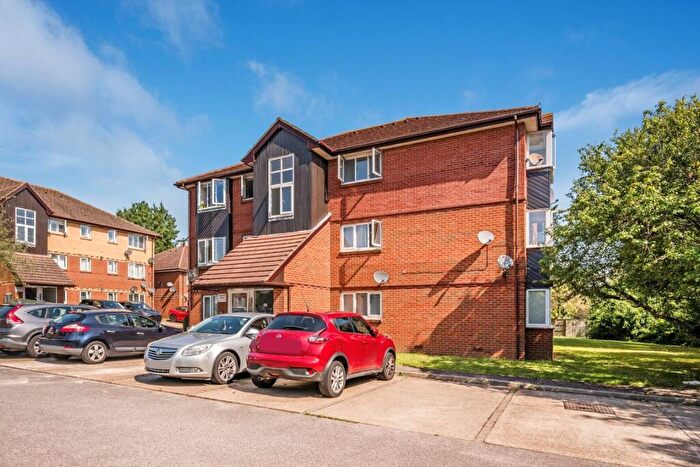 2 Bedroom Flat To Rent In Aylands Close, Wembley, HA9