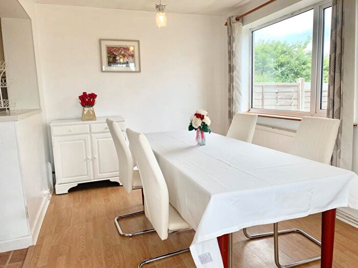 3 Bedroom Semi-Detached House To Rent In Northdown Drive, Chilwell, NG9