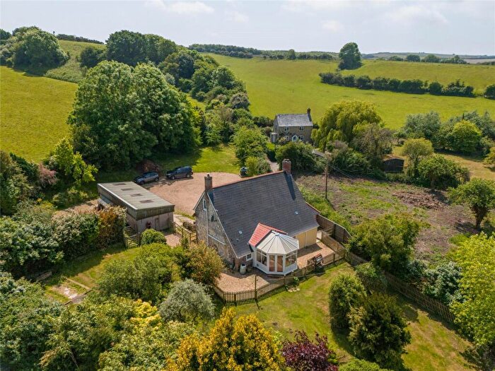 2 Bedroom Detached House For Sale In Hollow Lane, Chillerton, PO30