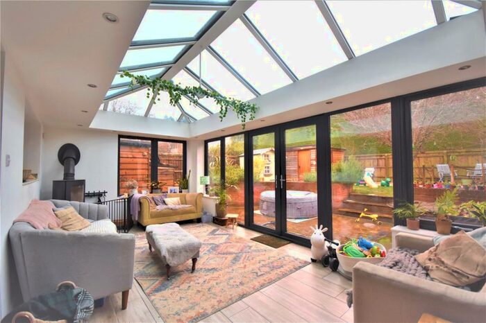 5 Bedroom Semi-Detached House For Sale In Courtiers Green, Clifton Hampden, Abingdon, OX14