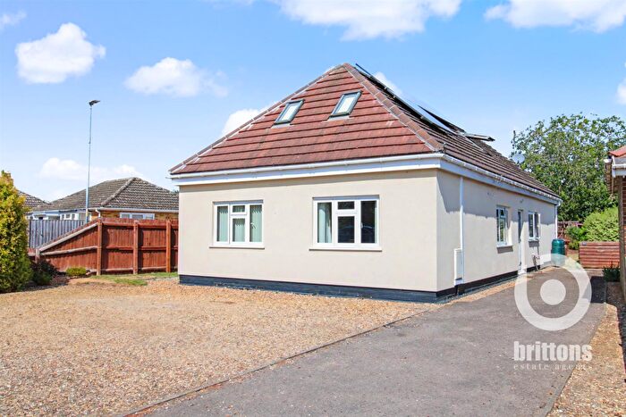 4 Bedroom Chalet For Sale In Sutton Road, Terrington St Clement, PE34