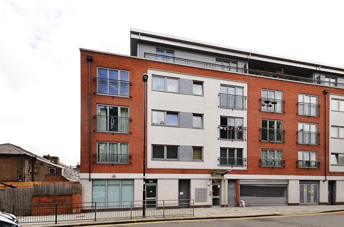 2 Bedroom Flat To Rent In Northfield Avenue, West Ealing, West Ealing, London, W13