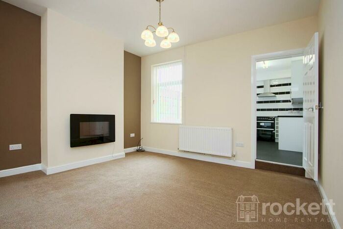 2 Bedroom Semi-Detached House To Rent In West View, Wolstanton, Newcastle Under Lyme, Staffordshire, ST5