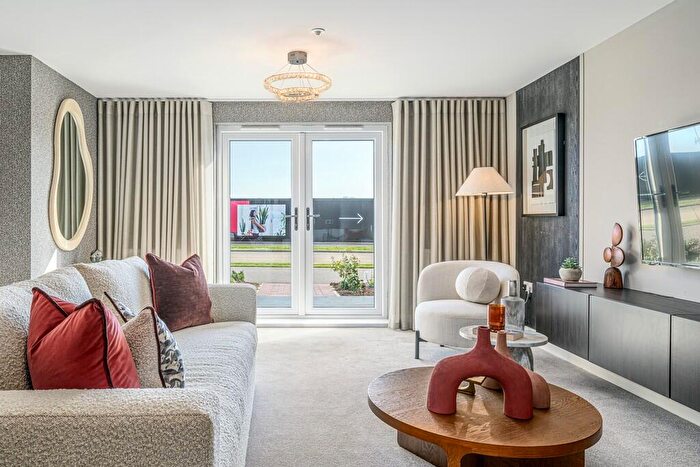 3 Bedroom Apartment For Sale In Turnhouse Road, Edinburgh, EH12