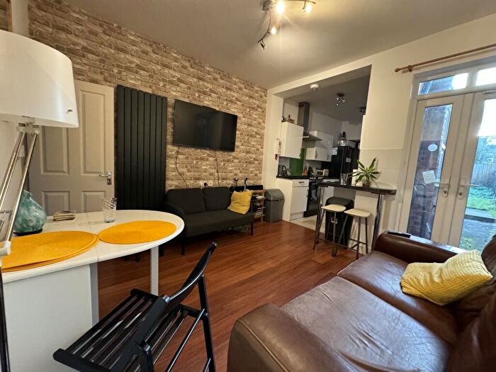 6 Bedroom House To Rent In Tiverton Road, Selly Oak, West Midlands, B29