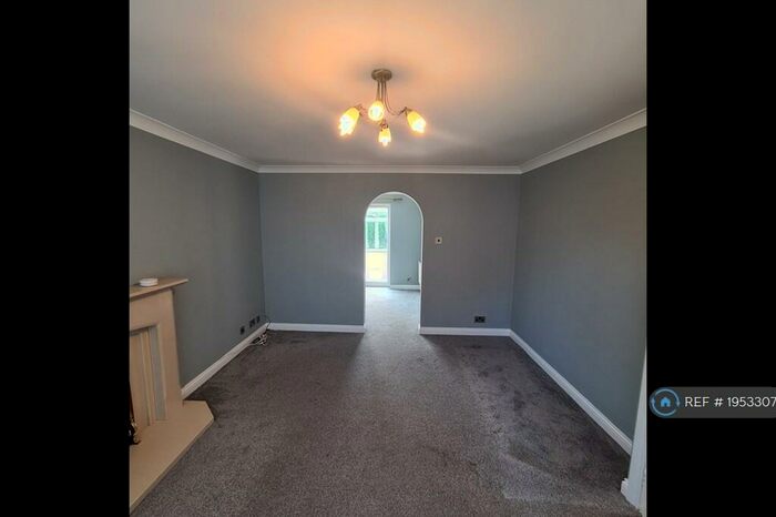 3 Bedroom Detached House To Rent In Holyfields, West Allotment, Newcastle Upon Tyne, NE27